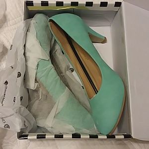 Modcloth Chase & Chloe mint heels